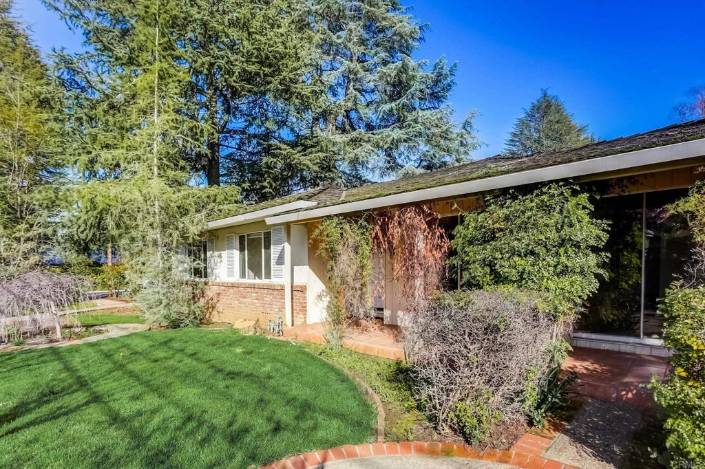 45 Springer Road Los Altos, CA 94024 - Photo 5 of 33 a view of a house with backyard and sitting area
