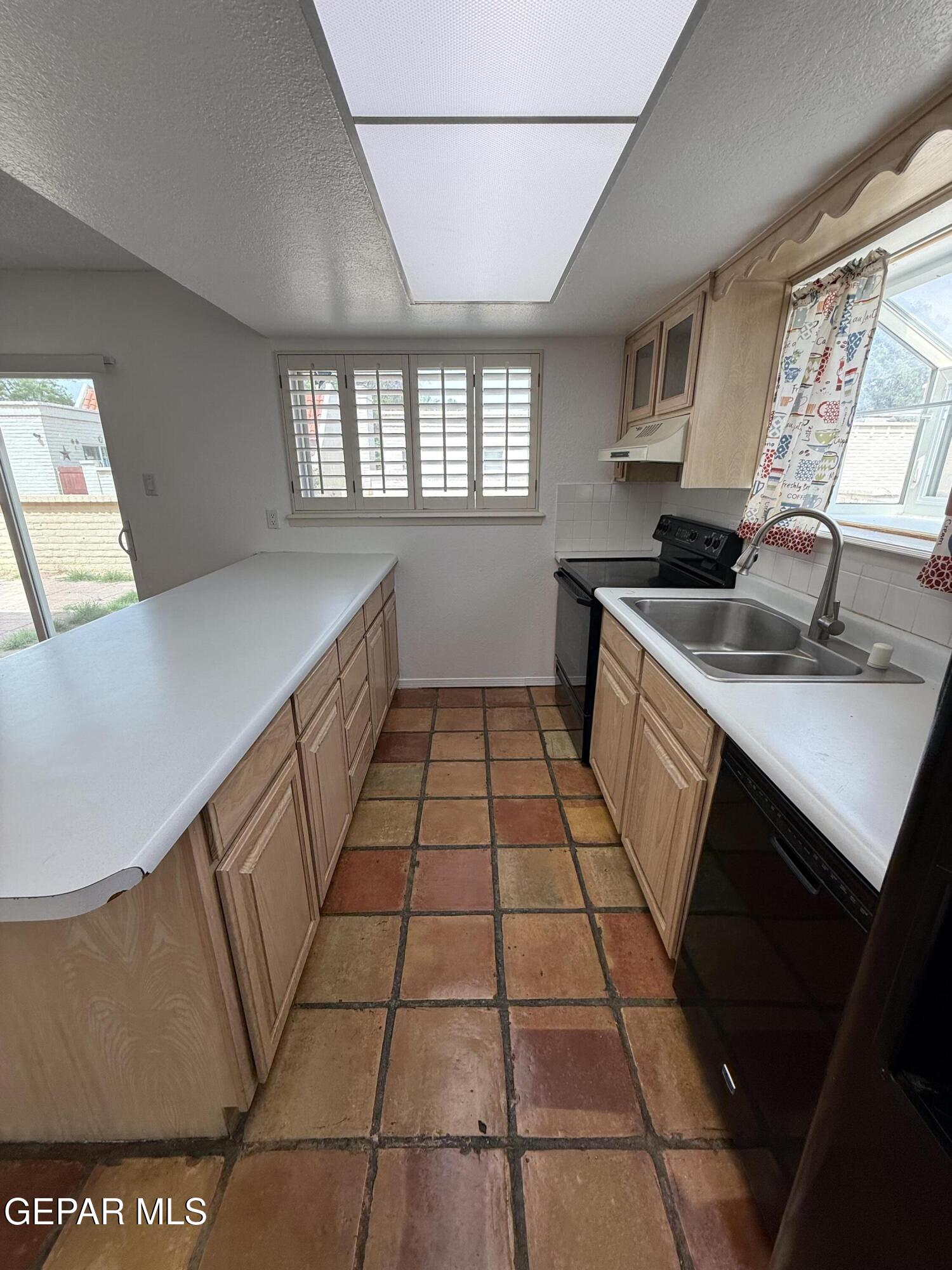 108 North Trevino Road Santa Teresa, NM 88008 - Photo 8 of 26 Kitchen