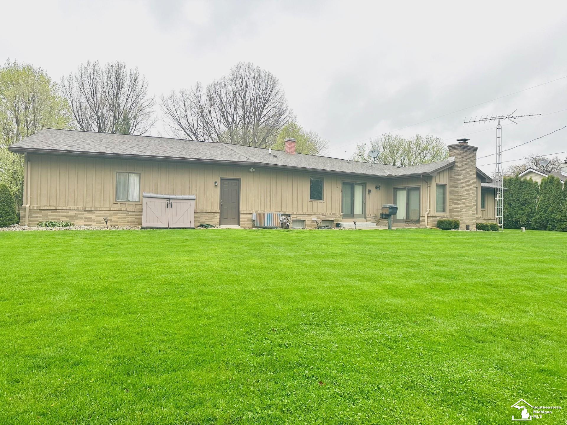2057 West State Line Road Temperance, MI 48182 - Photo 31 of 35