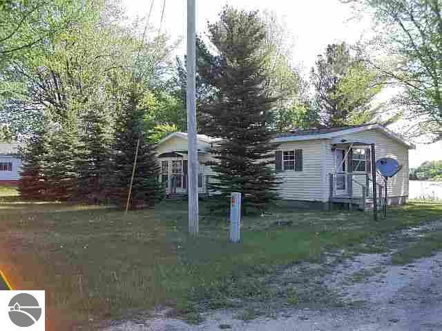 108 Autumn Road Cadillac, MI 49601 - Photo 15 of 15 1736200-14.JPG