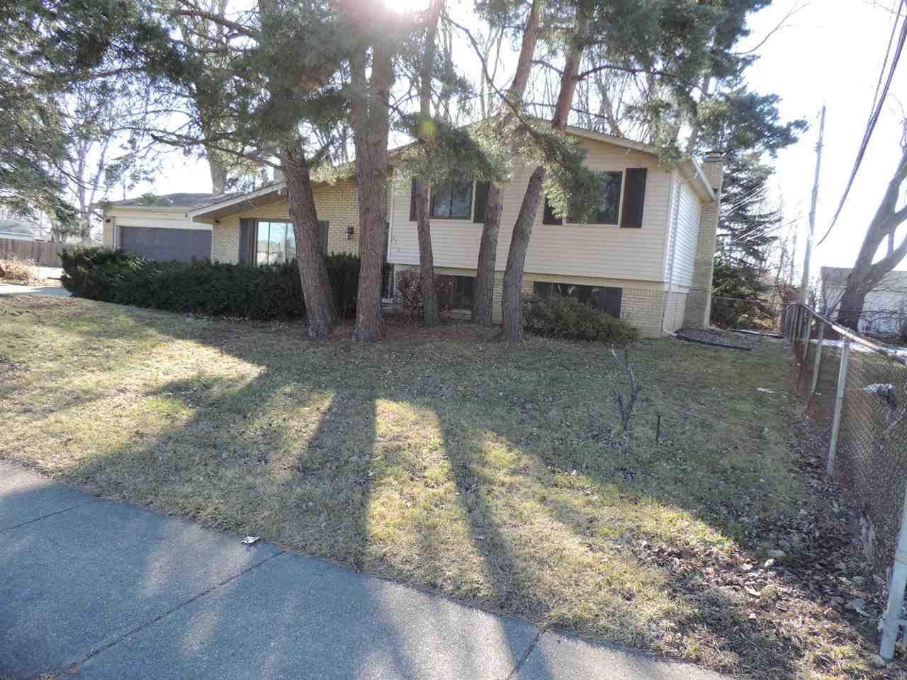 33633 Ryan Road Sterling Heights, MI 48310 - Photo 3 of 29 50035363-2.JPG