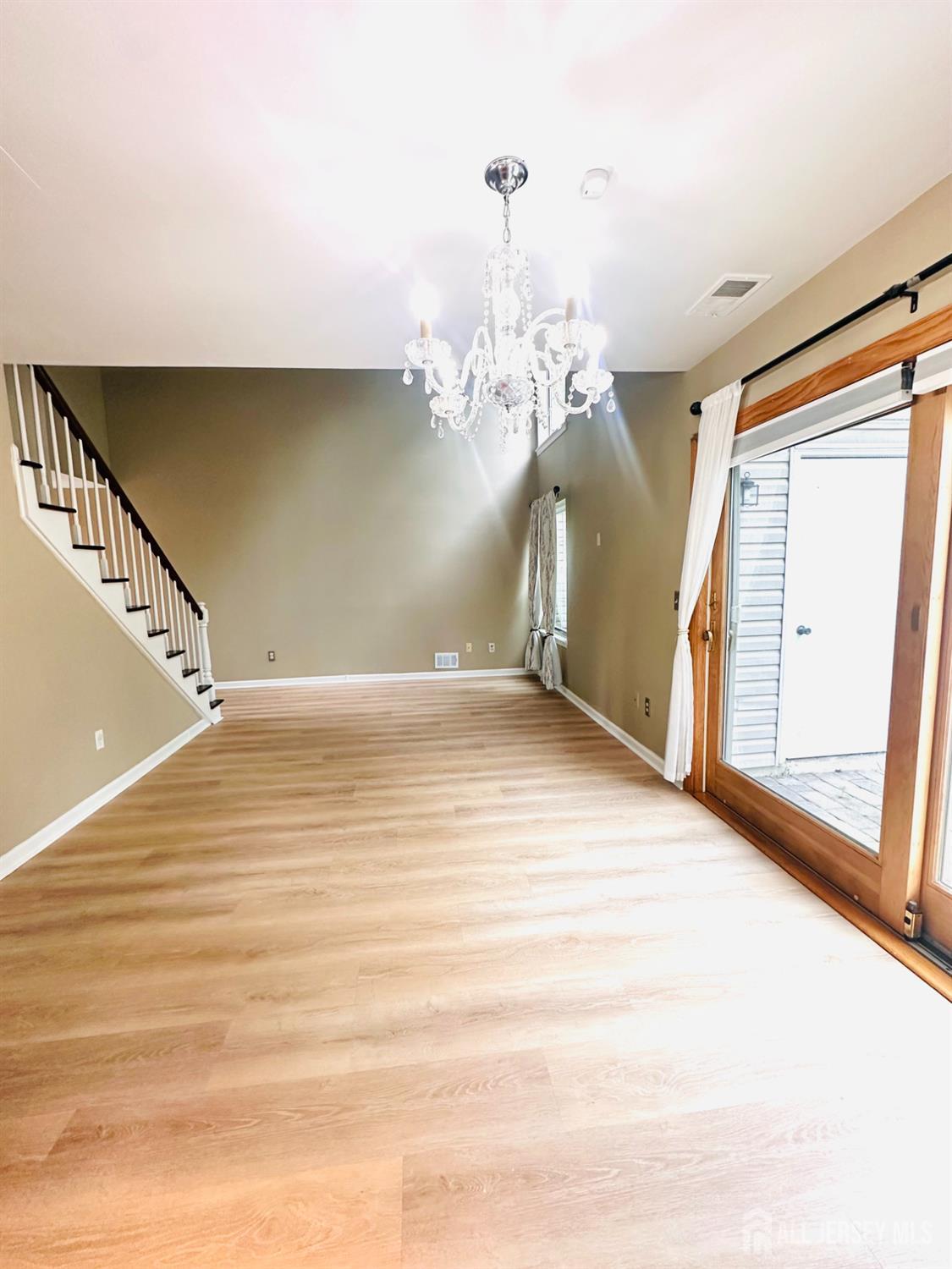 222 Long Meadow Road Bedminster, NJ 07921 - Photo 10 of 26