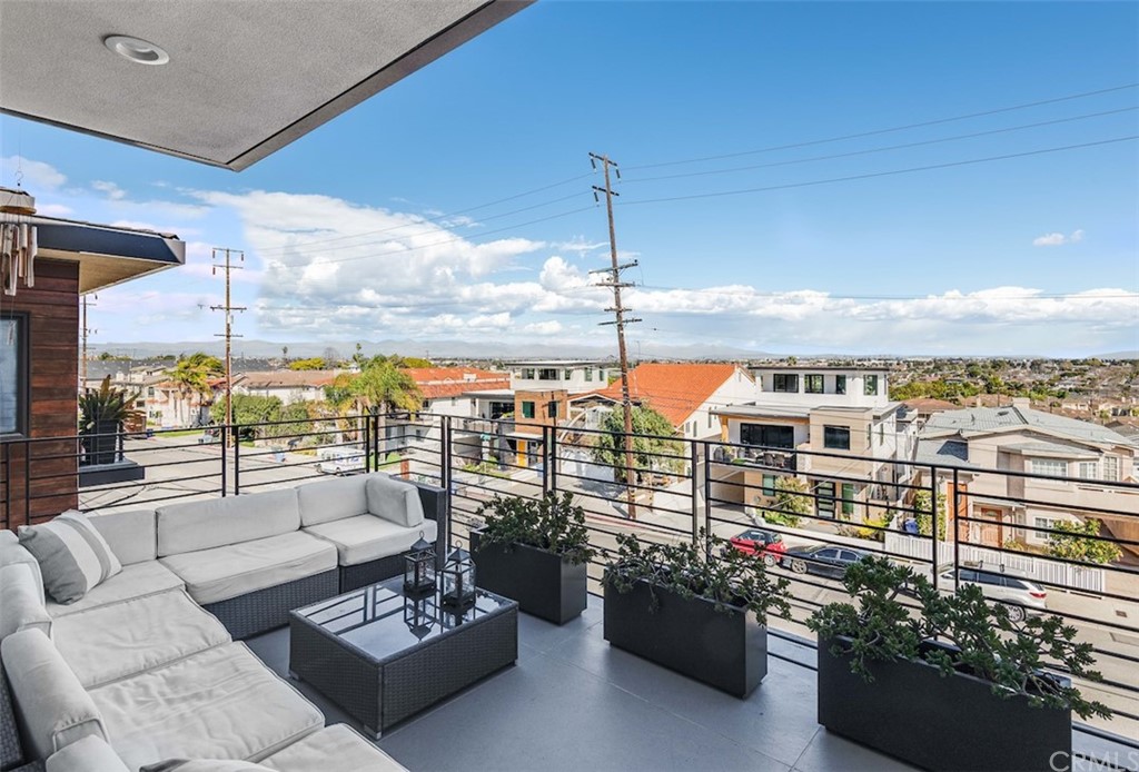 203 South Prospect Avenue, Unit A Redondo Beach, CA 90277 - Photo 10 of 39 a living room with furniture