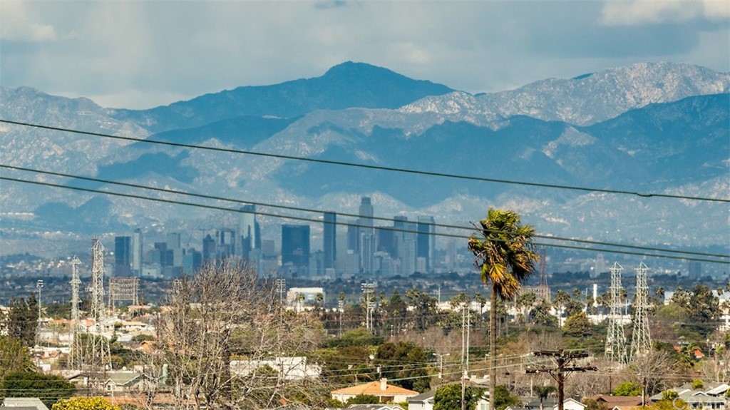 203 South Prospect Avenue, Unit A Redondo Beach, CA 90277 - Photo 38 of 39 a view of a glass door