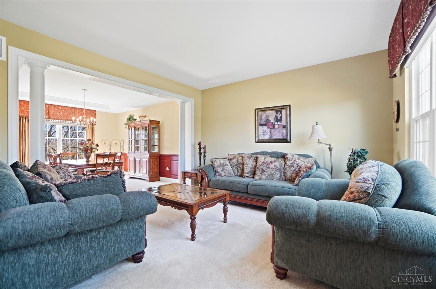 5558 Eden Ridge Drive Cincinnati, OH 45247 - Photo 4 of 40