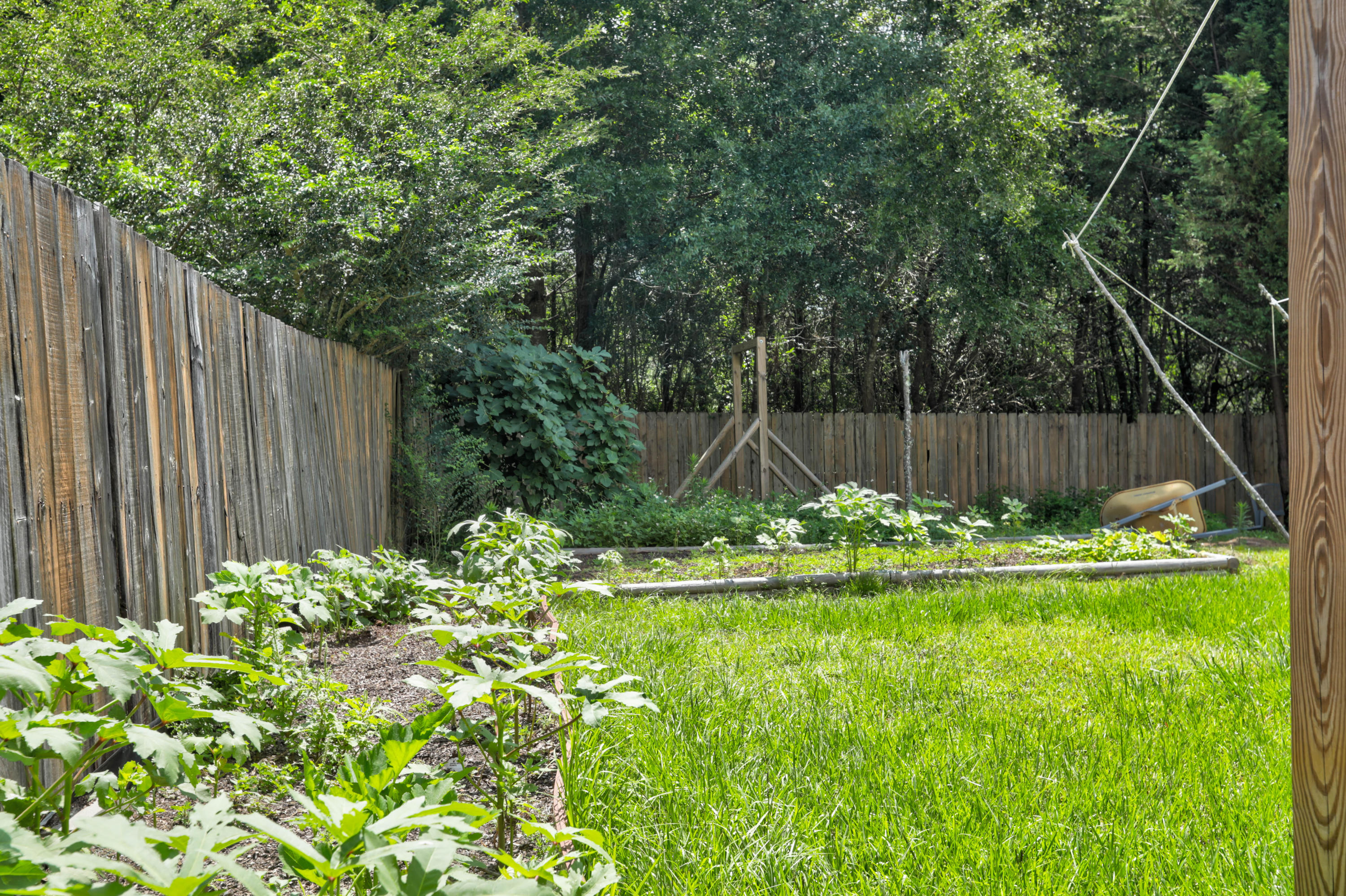6803 Cedar Ridge Circle Milton, FL 32570 - Photo 8 of 26 a view of a garden with a space