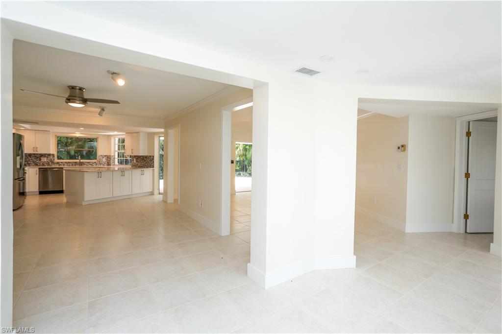 2901 Crayton Road Naples, FL 34103 - Photo 32 of 50