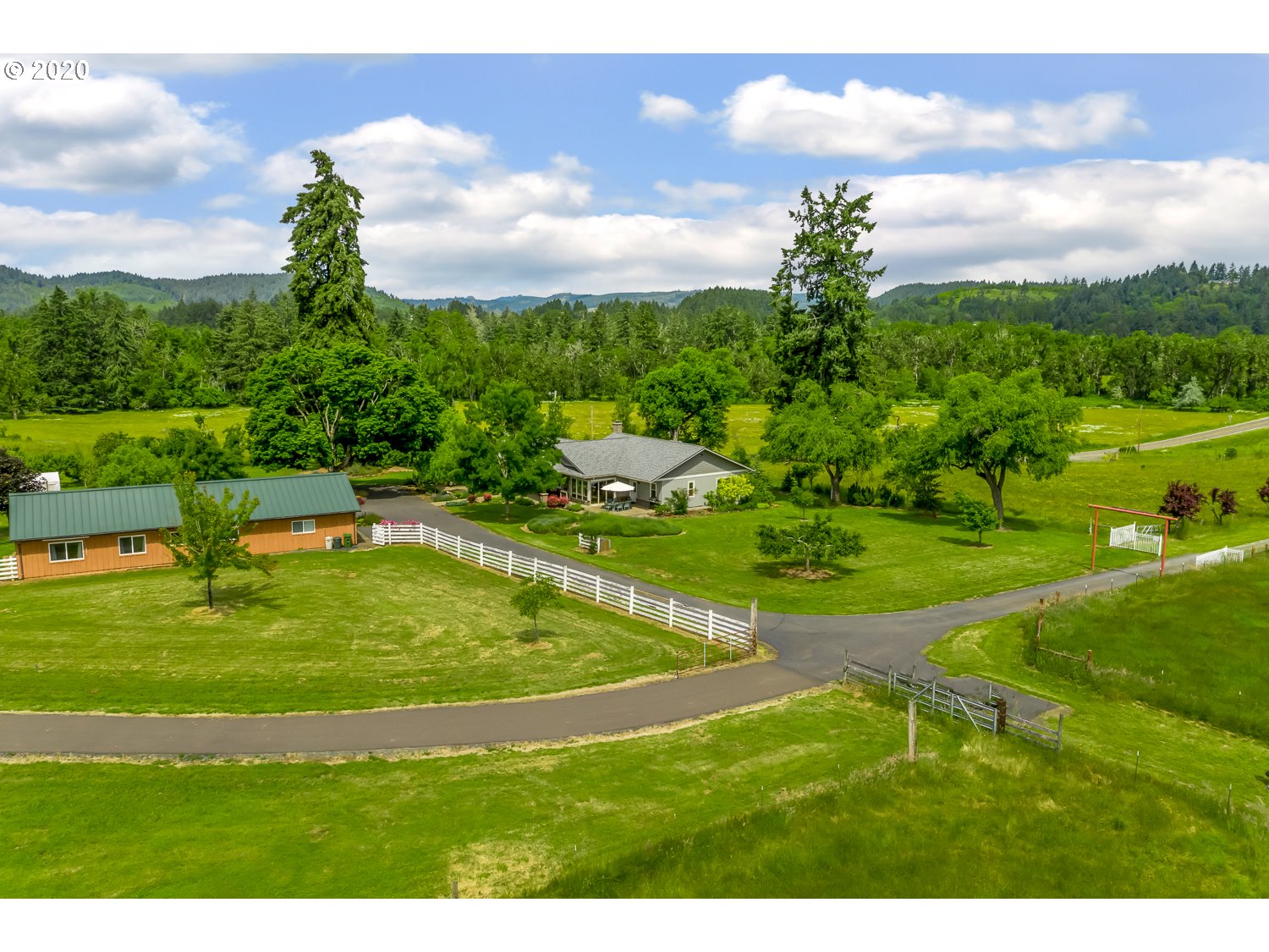 78061 Layng Road Cottage Grove, OR 97424 - Photo 4 of 32