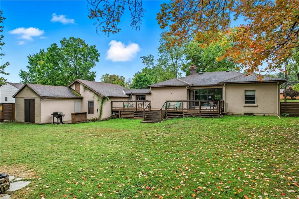 3575 Morefield Road Hermitage, PA 16148 - Photo 17 of 39 a front view of a house with yard and green space