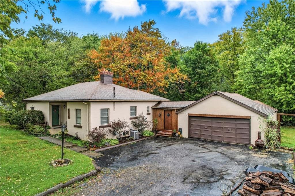 3575 Morefield Road Hermitage, PA 16148 - Photo 2 of 39 a view of house with a yard and front view of a house