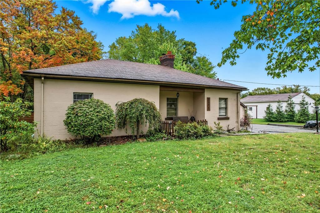 3575 Morefield Road Hermitage, PA 16148 - Photo 3 of 39 a view of a house with a garden