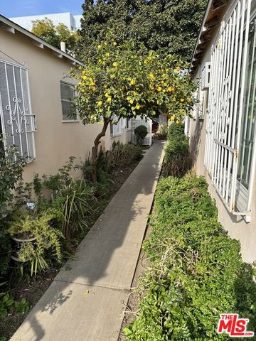 $1,775 | 8016 Norton Avenue, Unit 1/4, West Hollywood, CA 90046