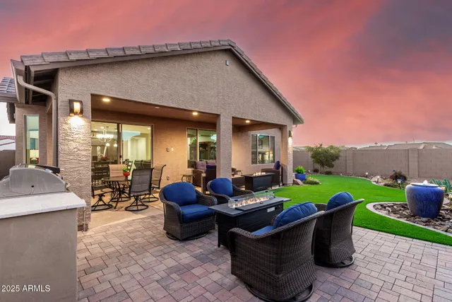 a picture of a tennis court