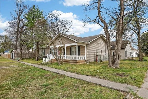 $110,000 | 202 North Delaware Avenue, Columbus, KS 66725