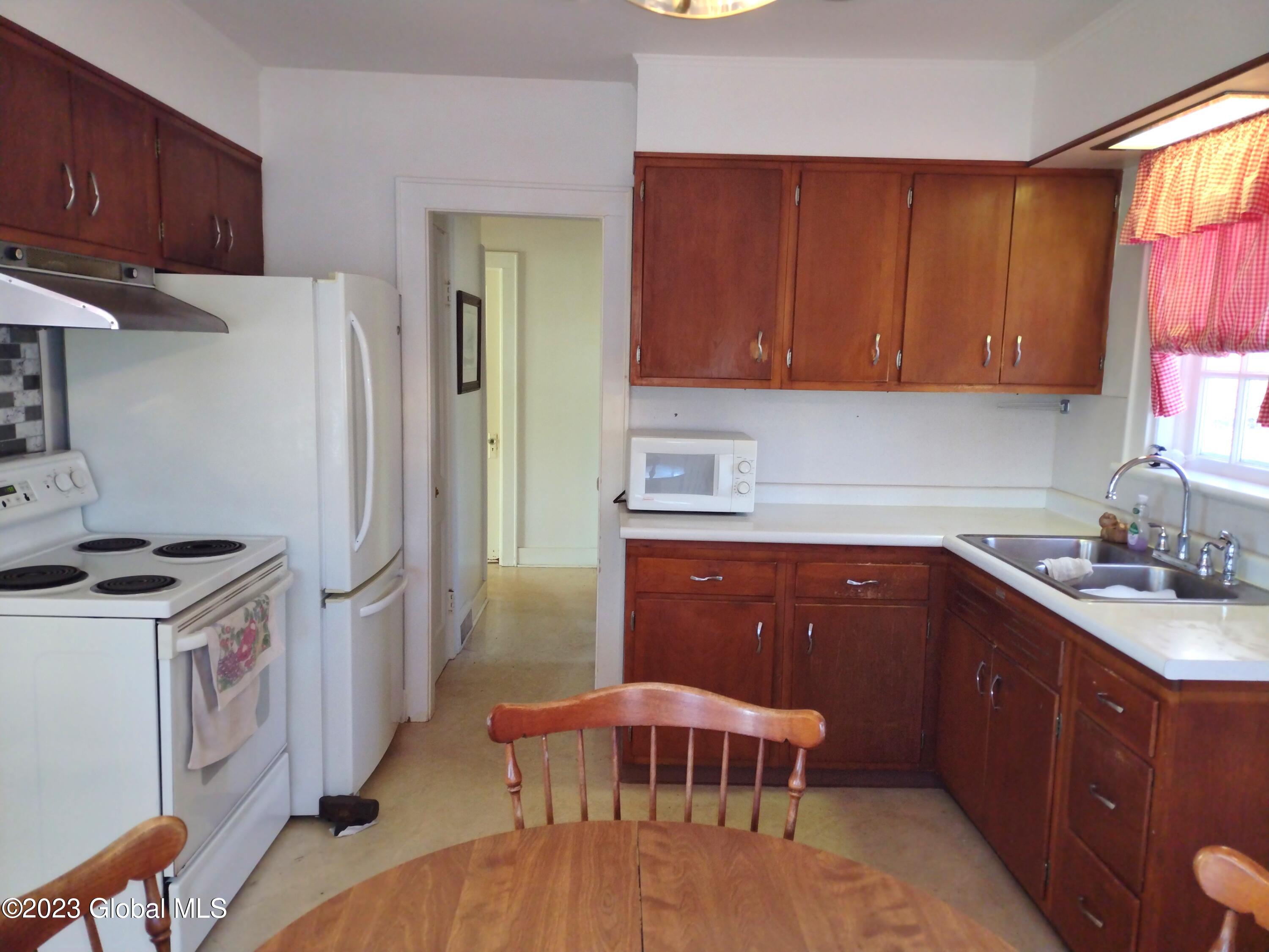 20 Schermerhorn Road Rotterdam, NY 12306 - Photo 9 of 37 IMG_20230115_105755216