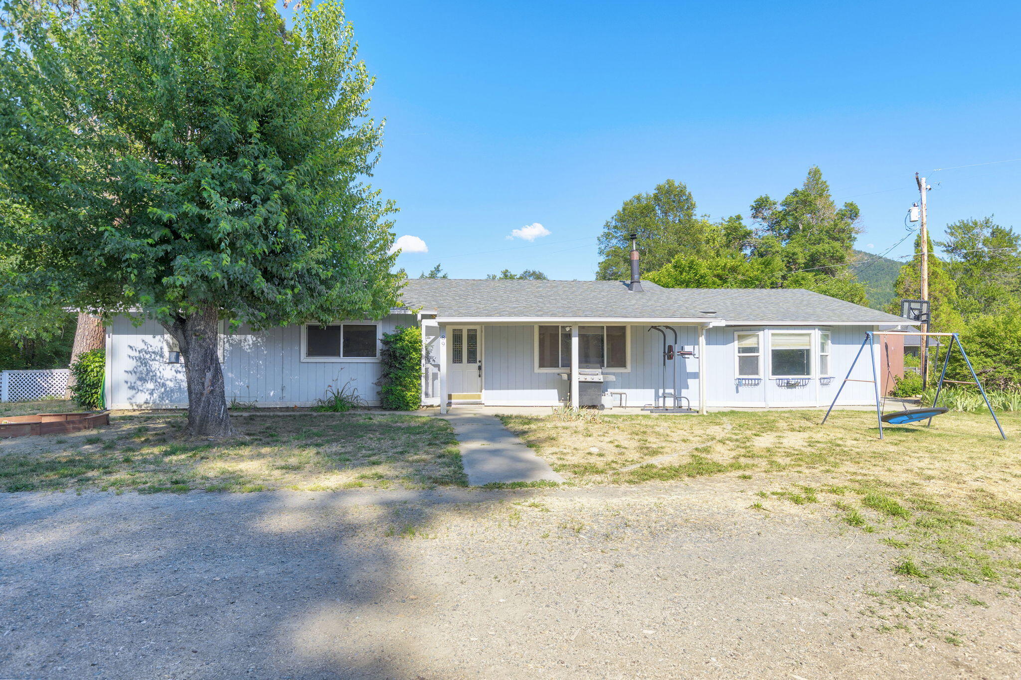 89 Queens Branch Road Rogue River, OR 97537 - Photo 1 of 44 1