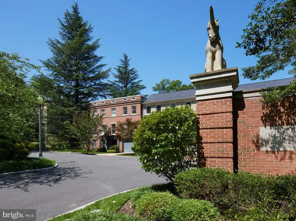 $1,300,000 | 2712 Unicorn Lane Northwest, Washington, DC 20015