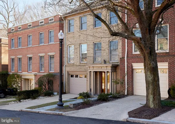 $1,300,000 | 2712 Unicorn Lane Northwest, Washington, DC 20015
