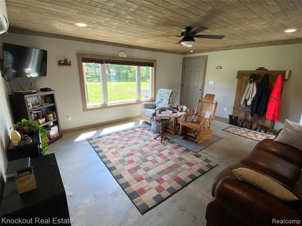 5121 Cottrell Road Vassar, MI 48768 - Photo 8 of 23
