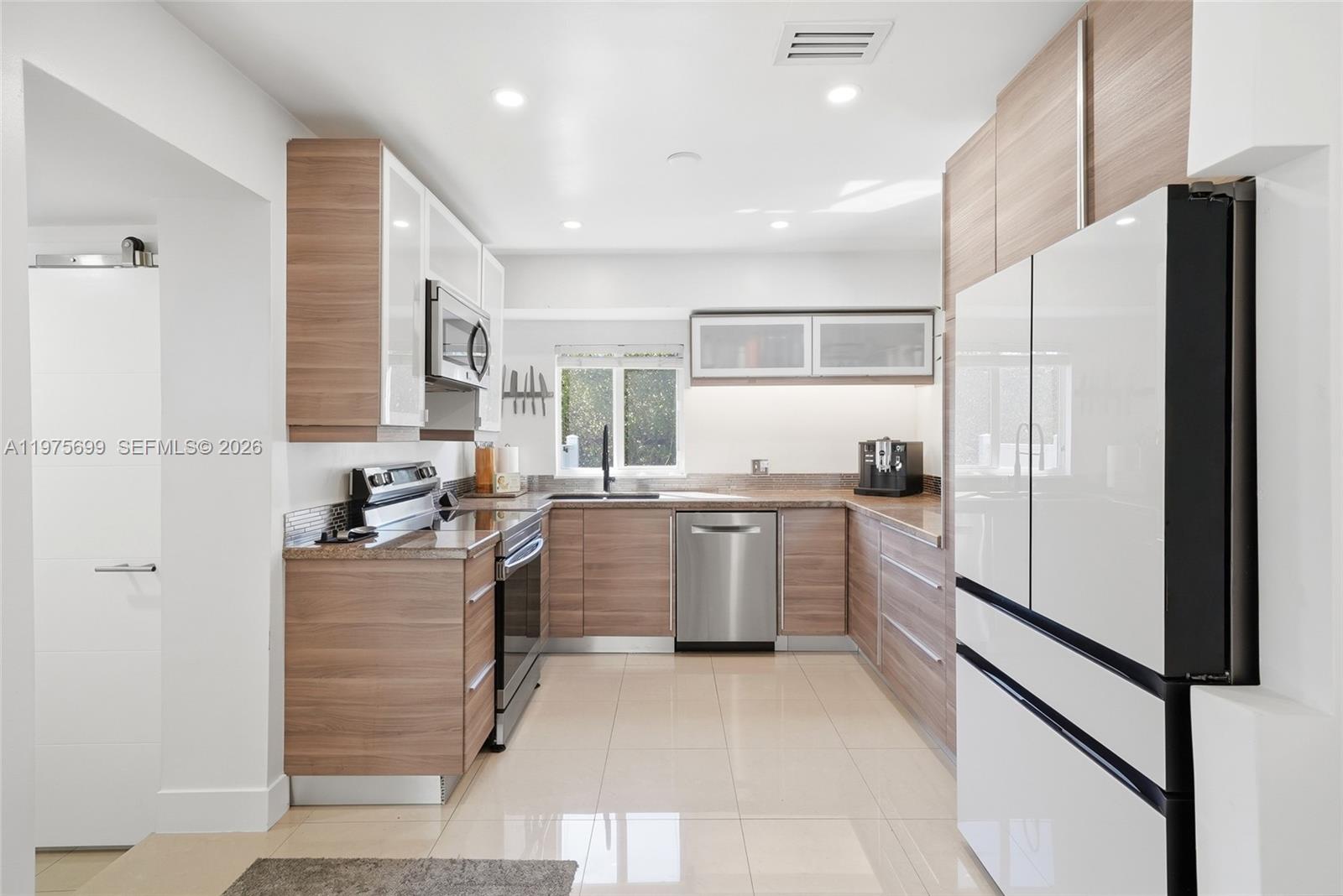 2190 Southwest 20th Street Miami, FL 33145 - Photo 11 of 30