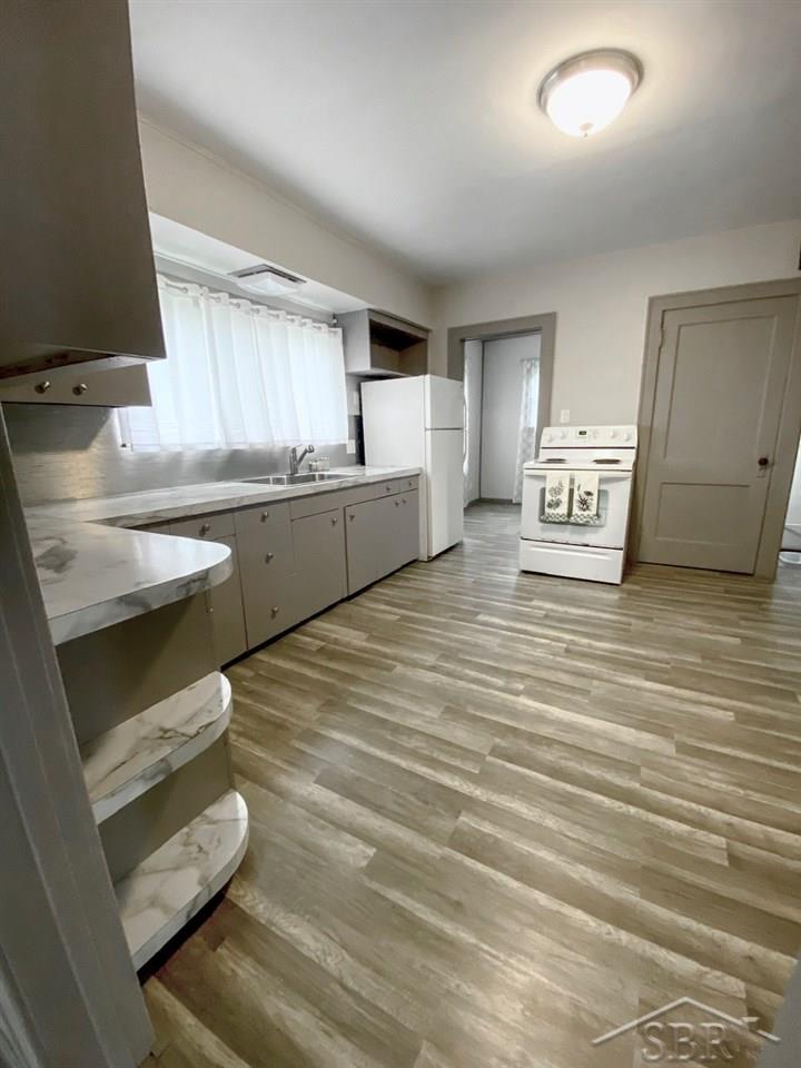 585 Amelith Road Freeland, MI 48623 - Photo 11 of 48 Kitchen