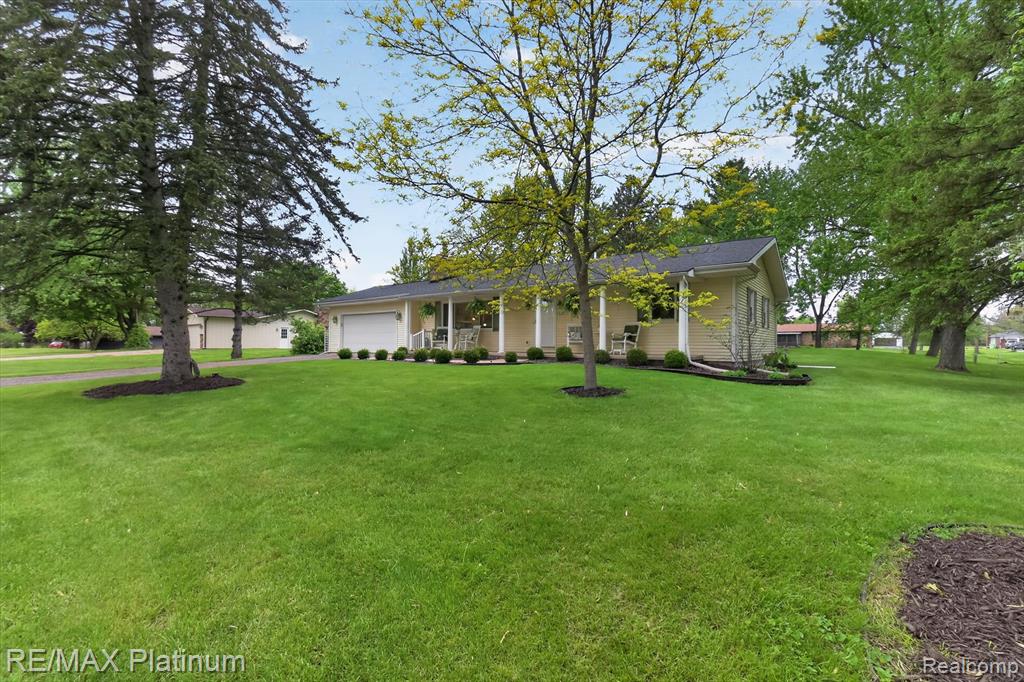 139 Edgemont Drive Howell, MI 48855 - Photo 2 of 62