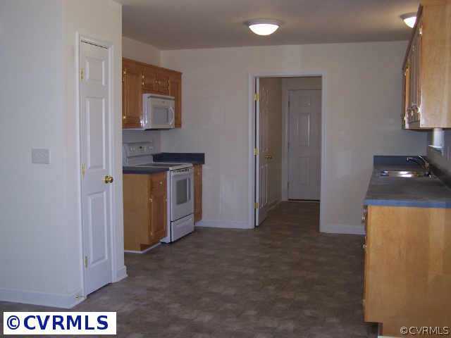 1807 Giles Bridge Road Powhatan, VA 23139 - Photo 5 of 8 Other - Kitchen