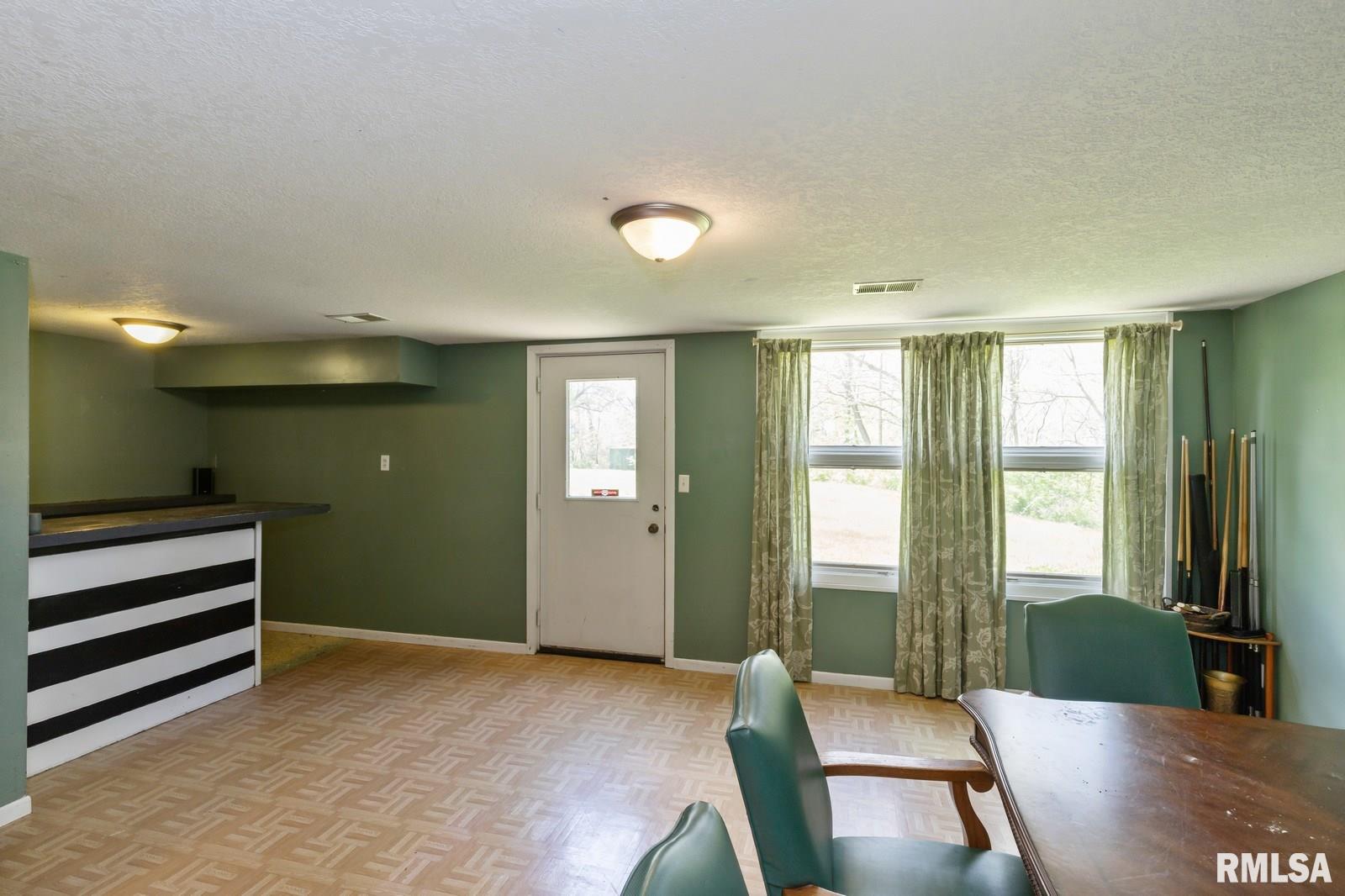 25247 Mallinson Road Geneseo, IL 61254 - Photo 11 of 15 Gallery Image 11