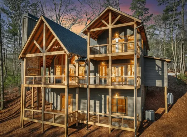 $929,777 | 142 Red Oak Trail, Ellijay, GA 30540