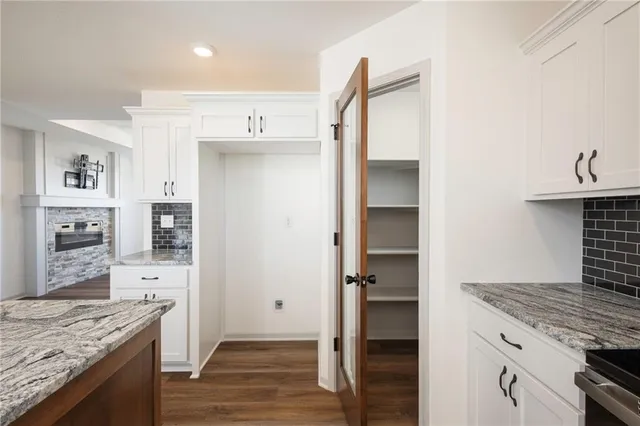 $340,000 | 1307 Northeast Sequoia Court, Oak Grove, MO 64075