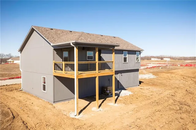 $340,000 | 1307 Northeast Sequoia Court, Oak Grove, MO 64075