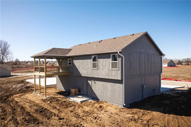 $340,000 | 1307 Northeast Sequoia Court, Oak Grove, MO 64075