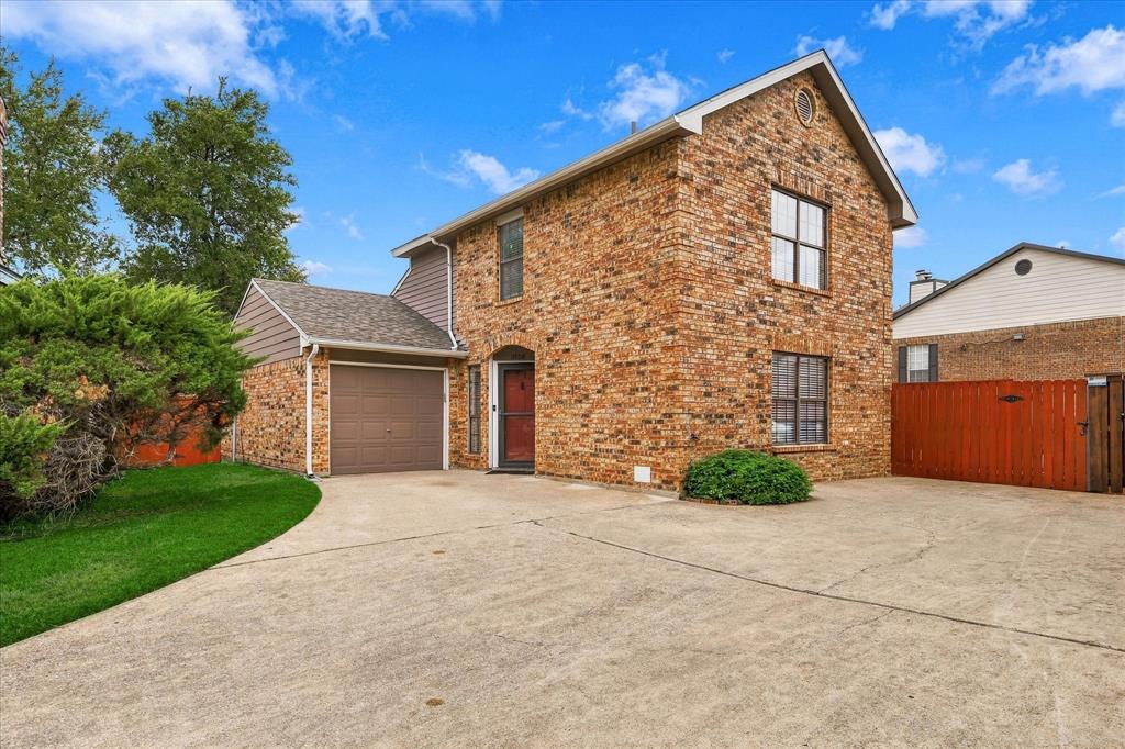 3136 Harbinger Lane Dallas, TX 75287 - Photo 2 of 35 Gallery Image 2