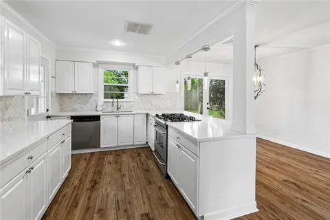 $355,000 | 513 Shirmaine Lane, Metairie, LA 70001