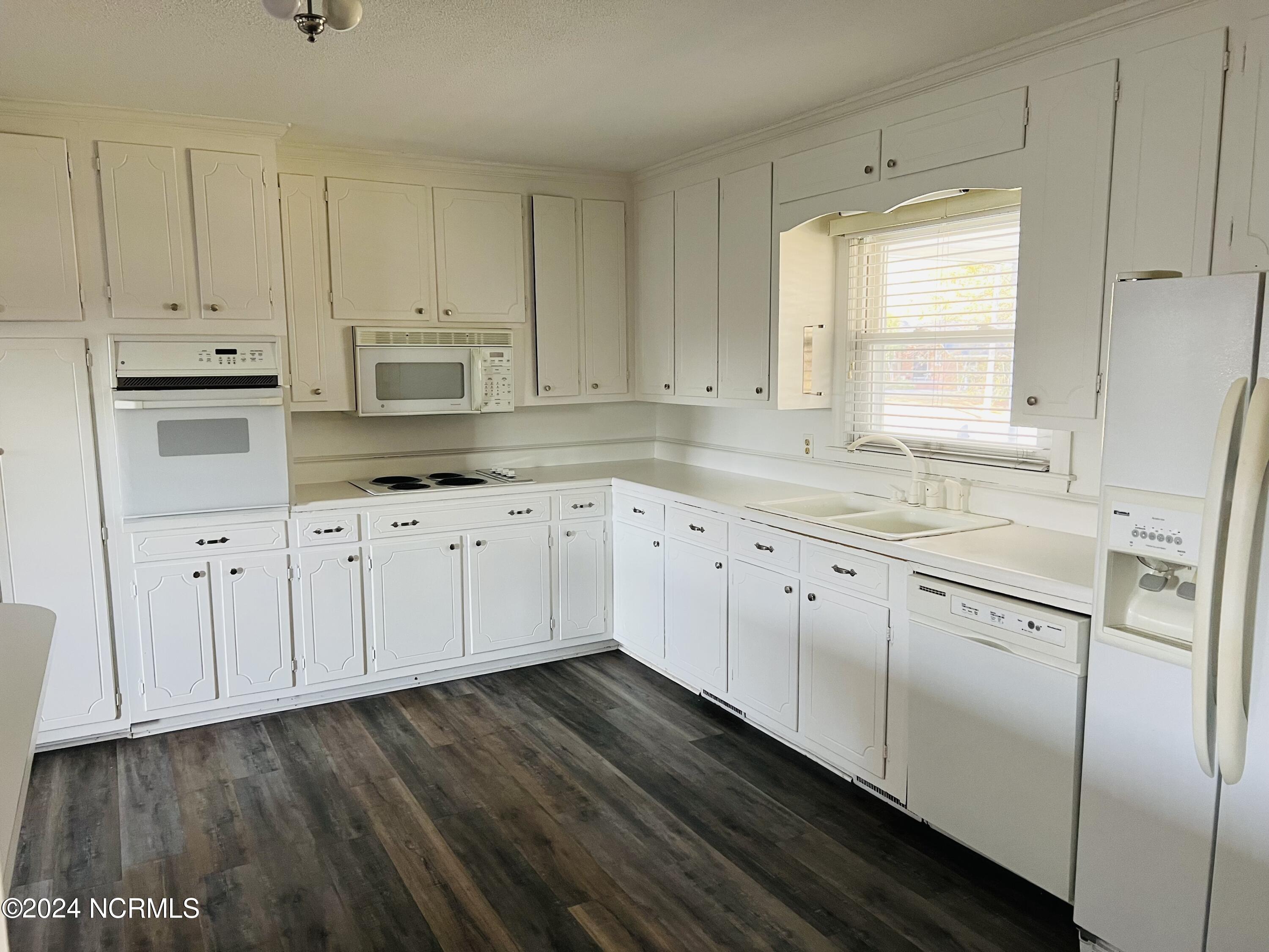 4130 Terrace Drive Ayden, NC 28513 - Photo 17 of 38 IMG_5641