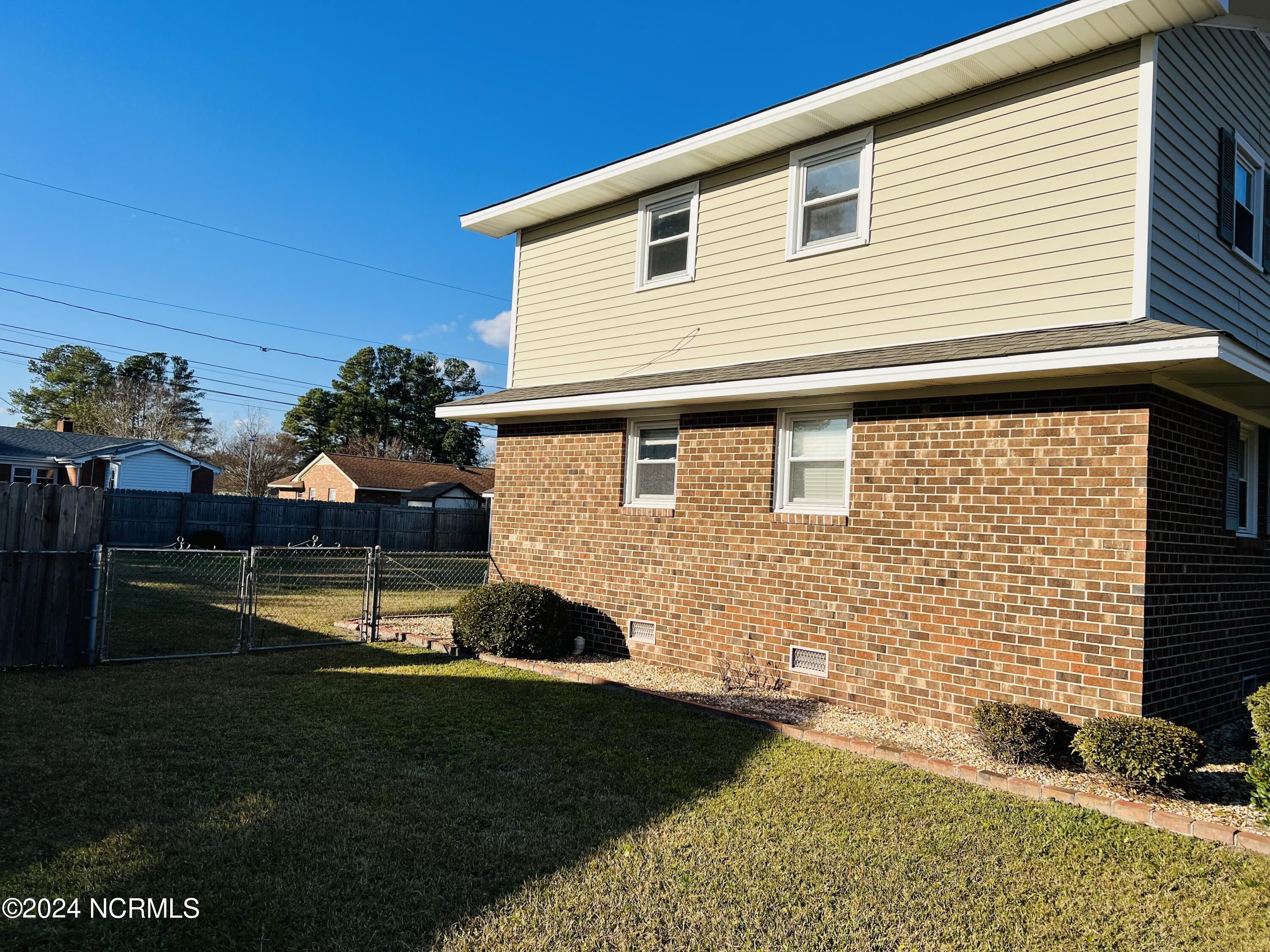 4130 Terrace Drive Ayden, NC 28513 - Photo 3 of 38 IMG_5627
