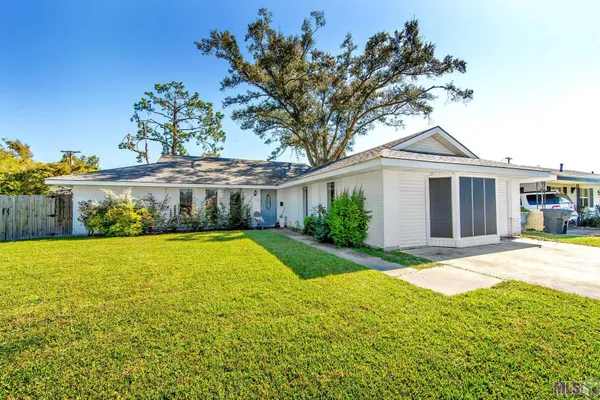 $299,500 | 105 El Paso Boulevard, Houma, LA 70360