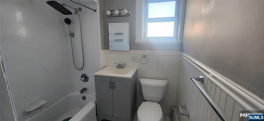 237 Park Avenue, Unit 2 East Rutherford, NJ 07073 - Photo 5 of 7