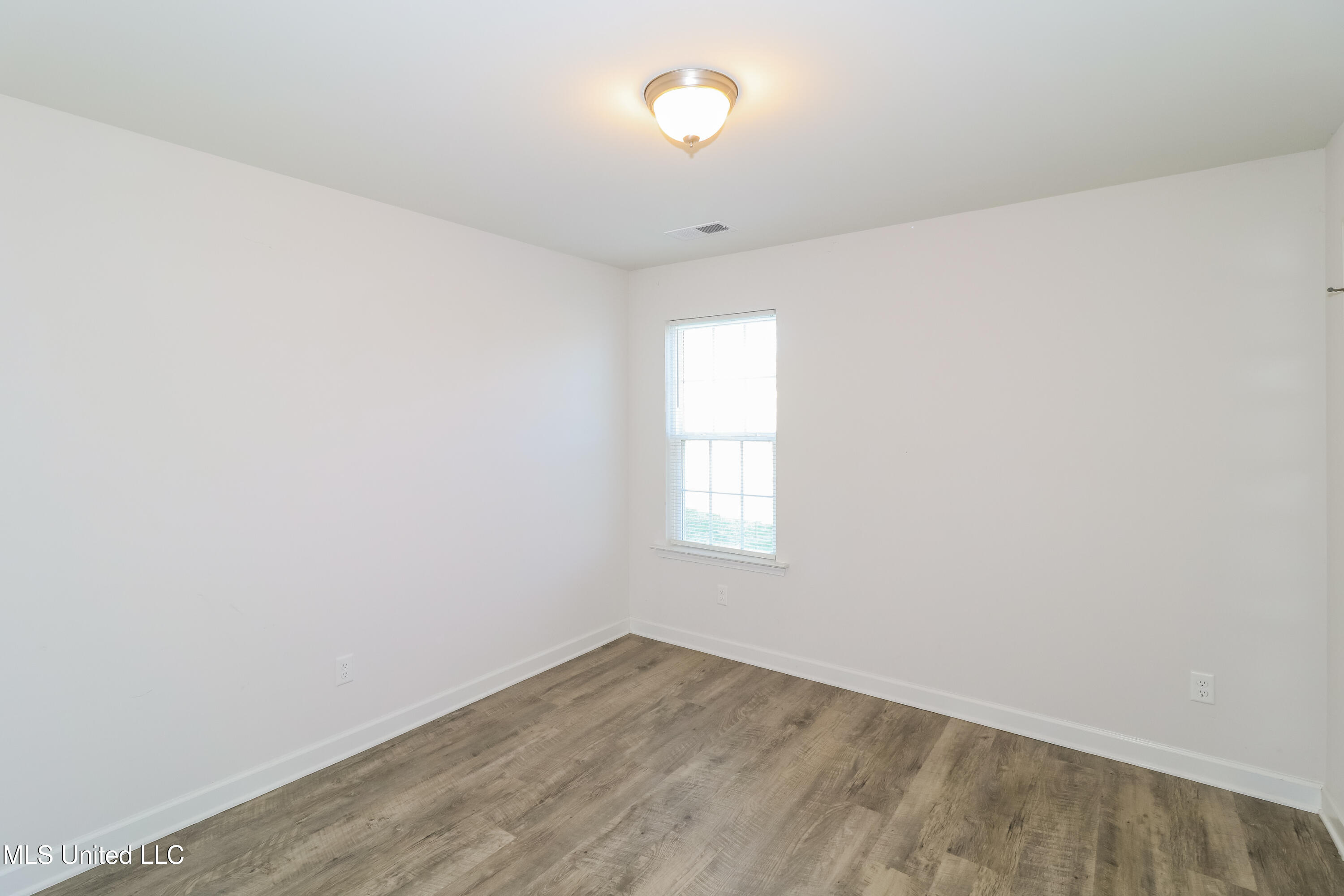 8106 Aiden Road Southaven, MS 38671 - Photo 11 of 15 012-photo-bedroom-15006359