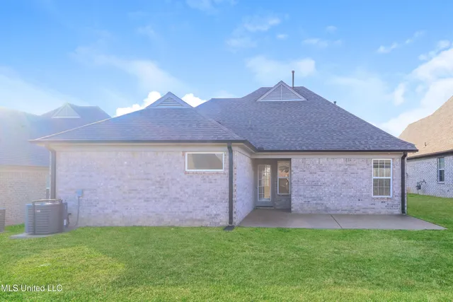 $2,240 | 8106 Aiden Road, Southaven, MS 38671