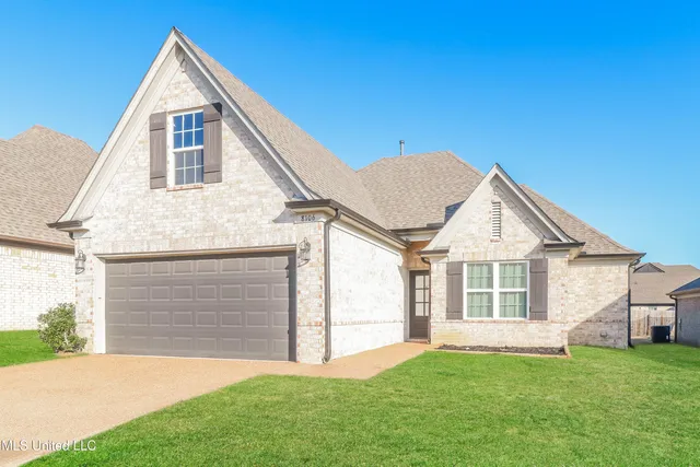 $2,240 | 8106 Aiden Road, Southaven, MS 38671