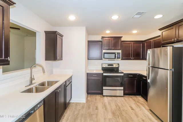 $2,240 | 8106 Aiden Road, Southaven, MS 38671