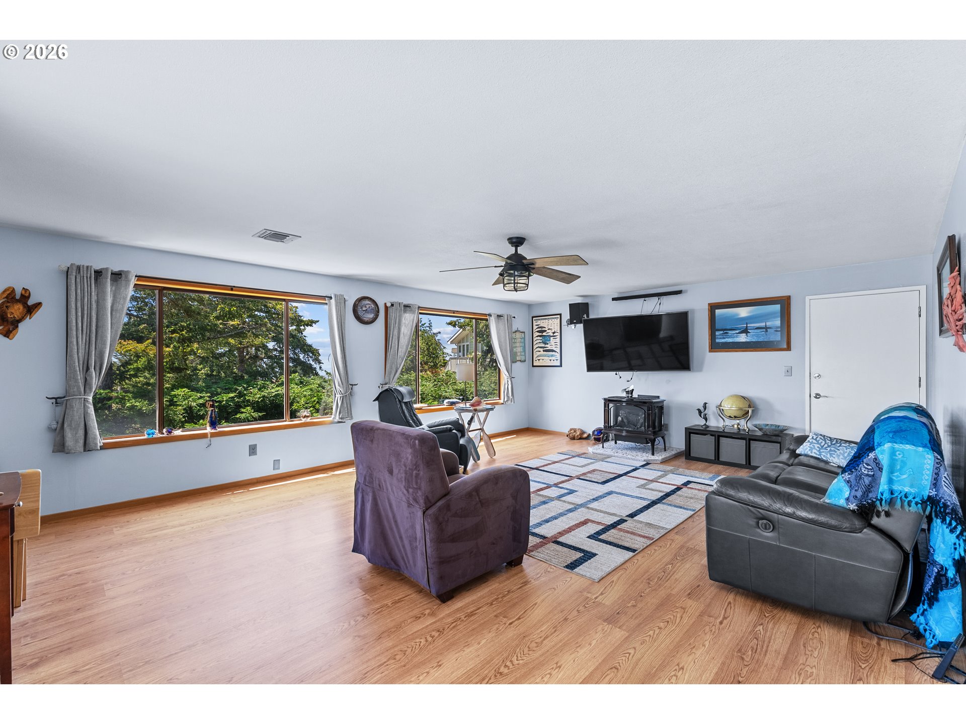 29790 Hound Dog Road Gold Beach, OR 97444 - Photo 8 of 37 Family Room