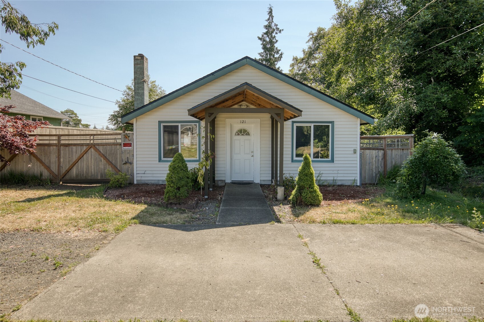 121 West Marion Street Aberdeen, WA 98520 - Photo 1 of 24