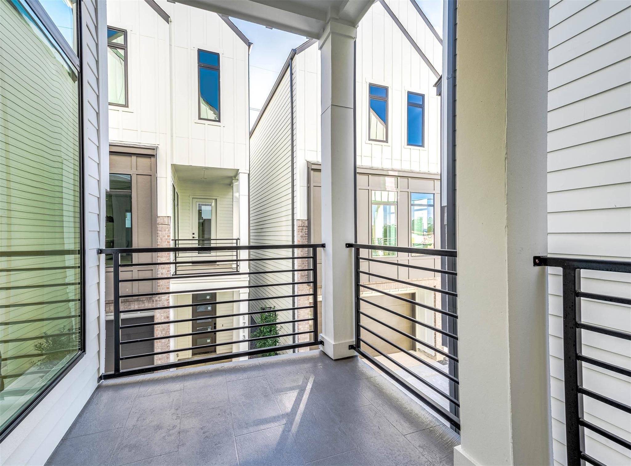 1711 Milby Street Houston, TX 77003 - Photo 10 of 12 a view of outdoor space and deck