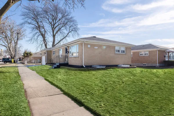 $615,000 | 4955 North Delphia Avenue, Norridge, IL 60706