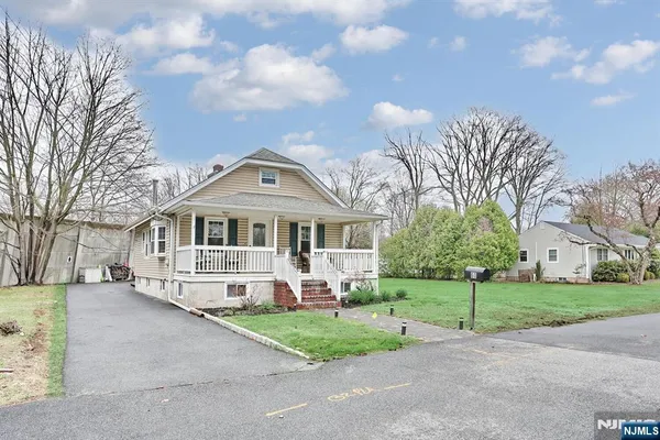 $3,000 | 60 Ramapo Avenue, Oakland, NJ 07436