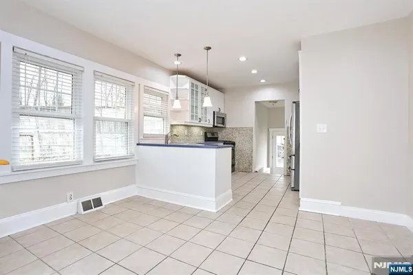 $3,000 | 60 Ramapo Avenue, Oakland, NJ 07436