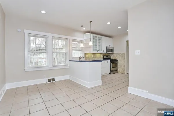 $3,000 | 60 Ramapo Avenue, Oakland, NJ 07436