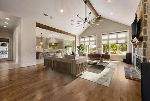 $2,195,950 | 5581 Nancy Circle, Chandler, TX 75758